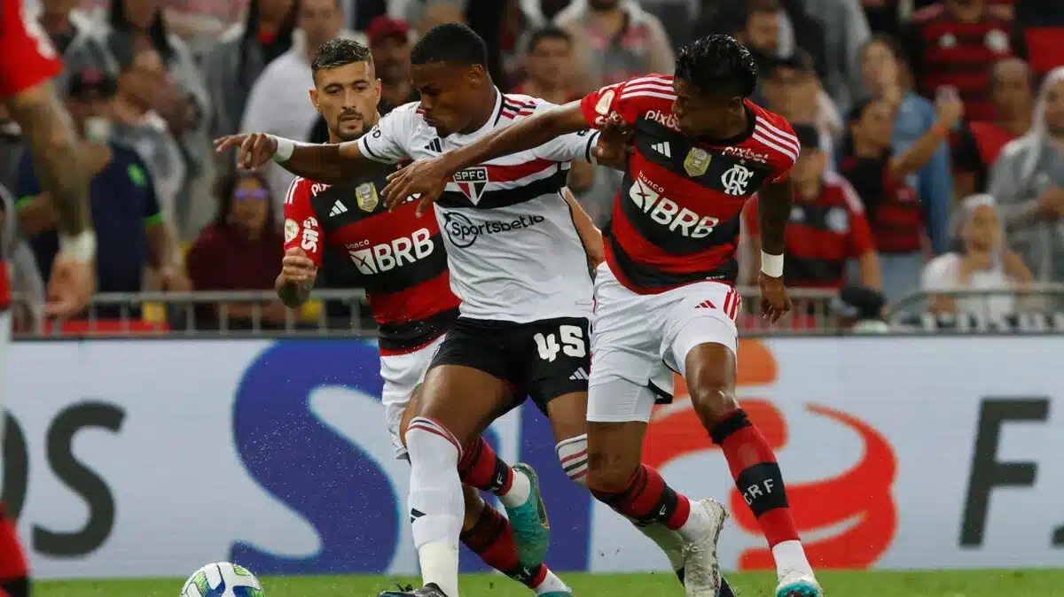 Na 1ª partida da final da Copa do Brasil, São Paulo vence o Flamengo no  Maracanã